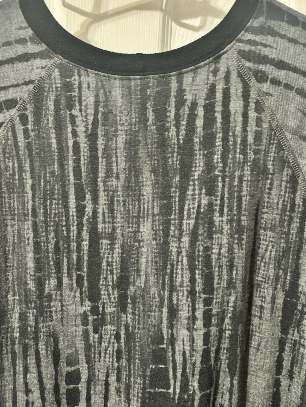 Nally & Millie Black and Gray Patterned Crew Neck Sweater
